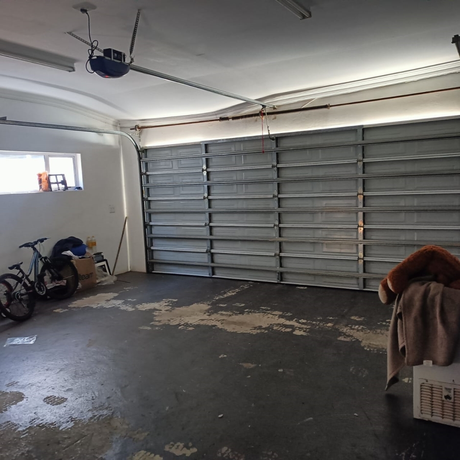 4 Bedroom Property for Sale in Beacon Bay Eastern Cape